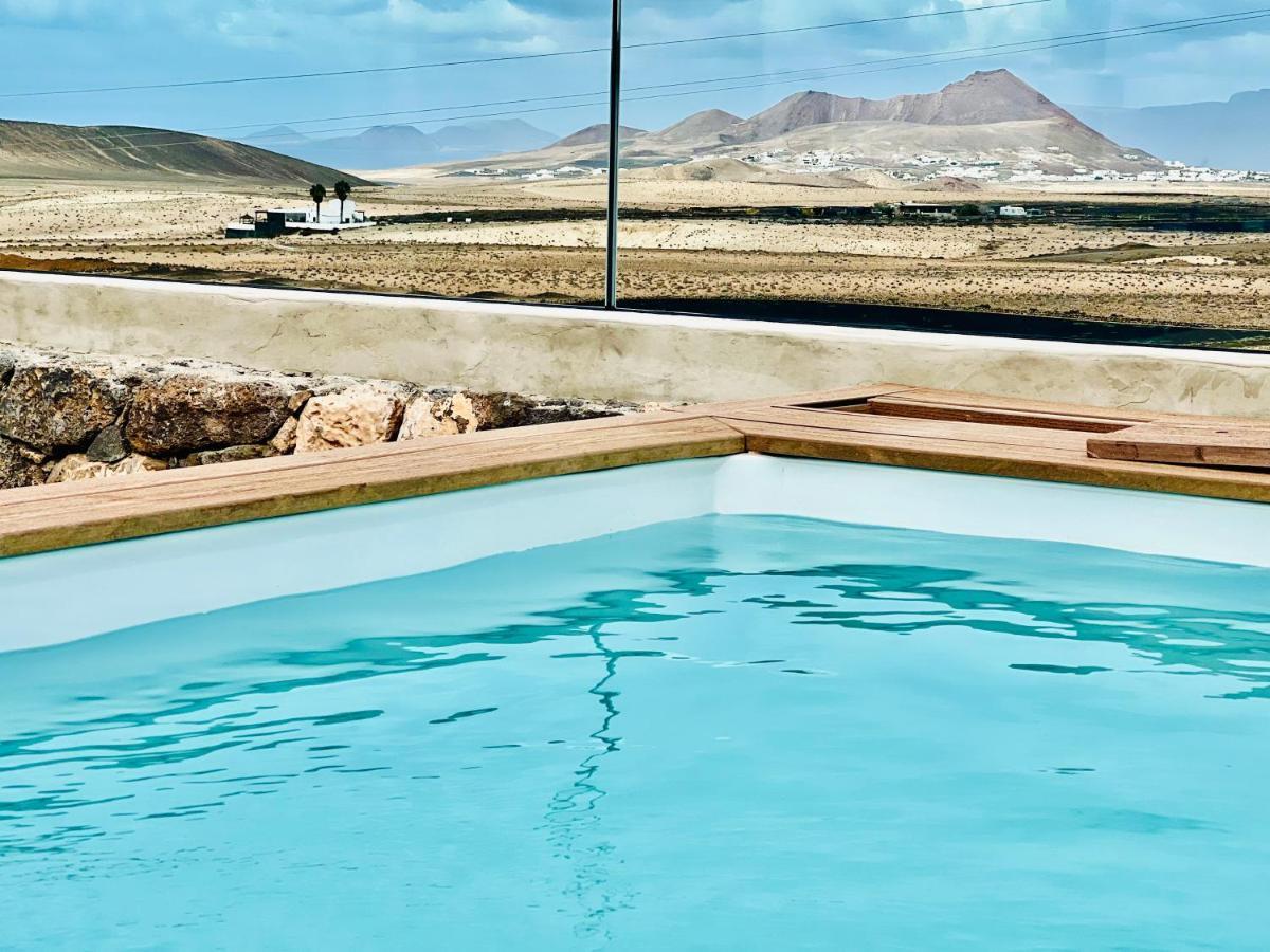 Canaryislandshost L The Sky Suites Tinajo Bagian luar foto