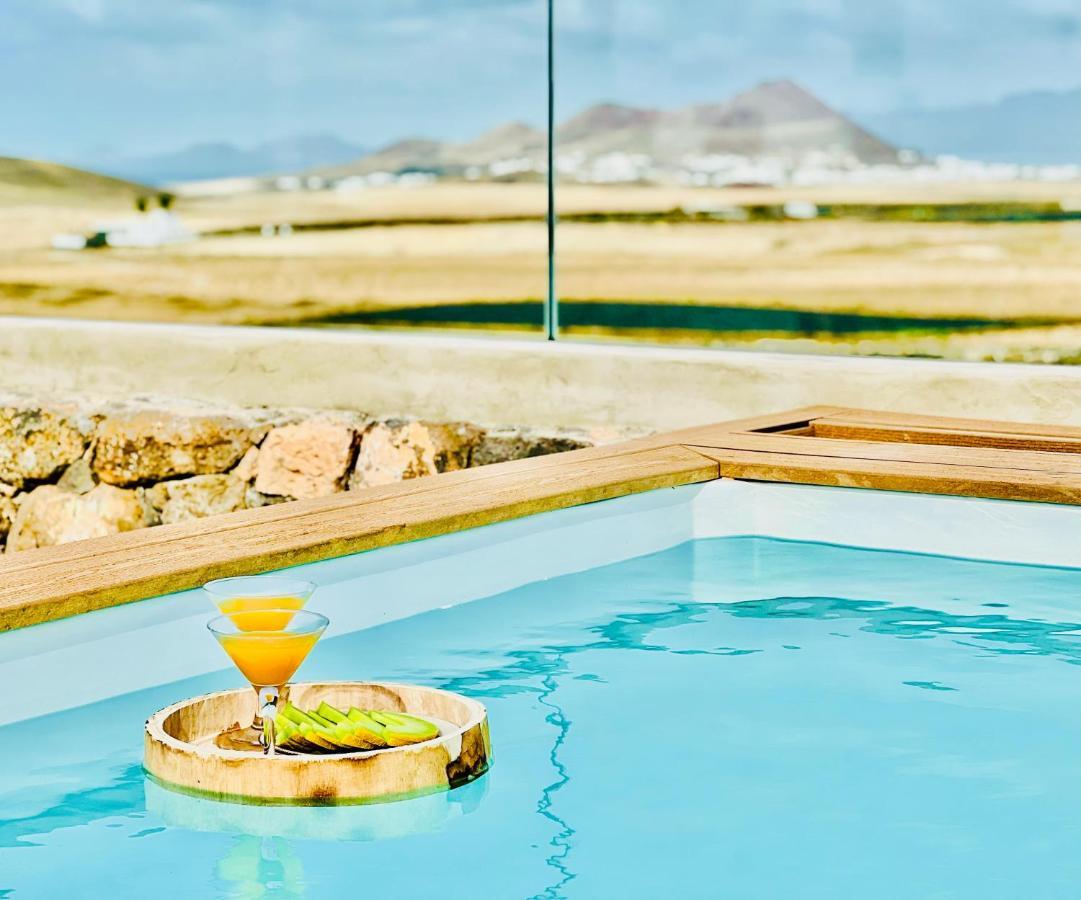 Canaryislandshost L The Sky Suites Tinajo Bagian luar foto